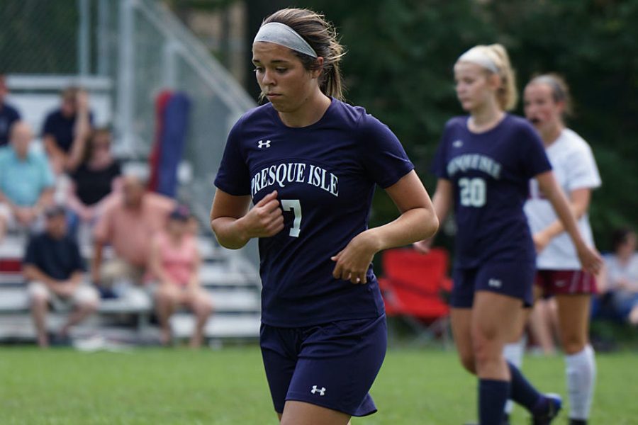 Libby Moreau ‘20 jogs across the field during a 2018 game.